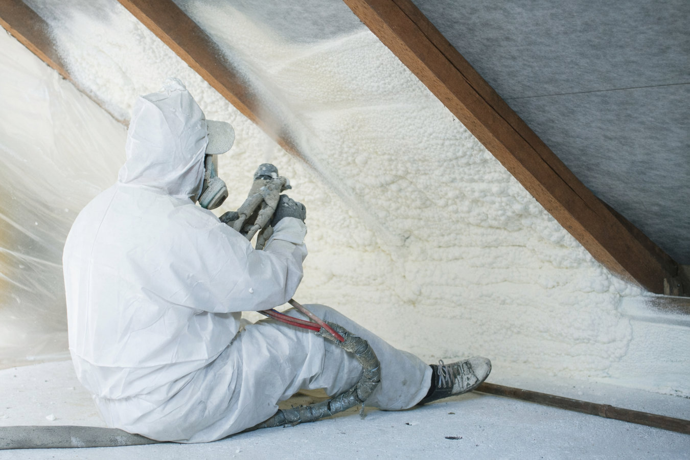 Albany Insulation insulation crew working on a home in Albany, OR